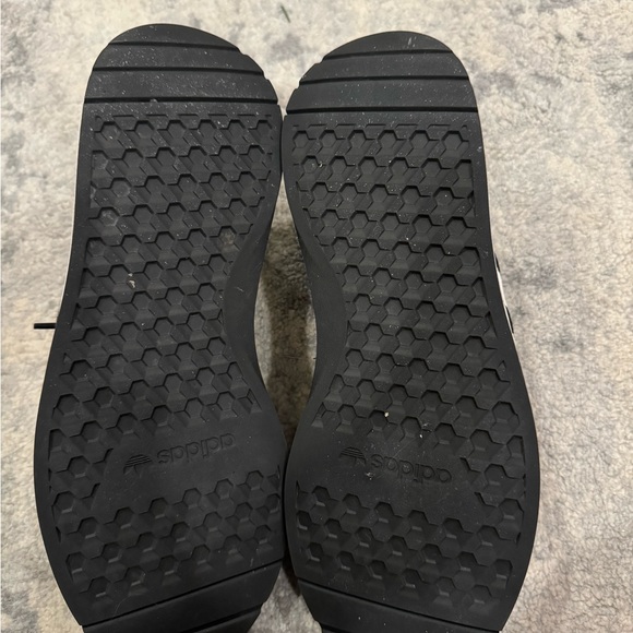 Adidas Men’s 10.5 - N-5923 ‘core black’ - black and white - Picture 5 of 7